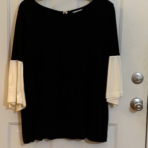 Black Crown & Ivy top with white sleeves. 2X